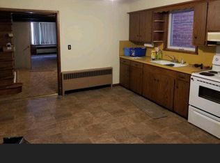 72 S Kennedy Dr, McAdoo, PA 18237