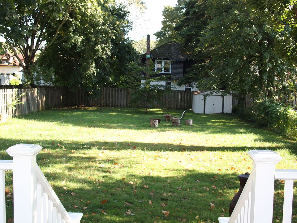 2nd image of 246 Vanderveer Pl