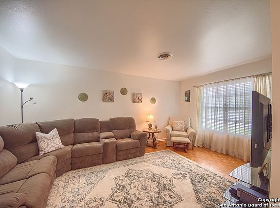 3rd image of 5402 Cinderella St