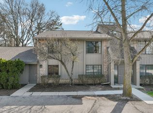 1883 Meadow Dale Ct, Rochester Hills, MI