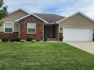 1302 Mill Rd, Pittsburg, KS 66762