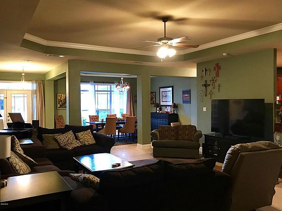 3rd image of 449 Venito Dr