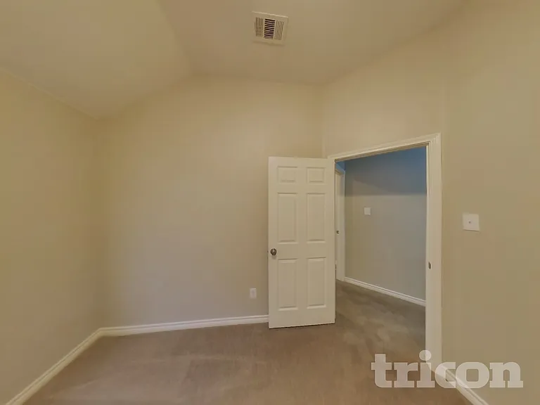 1217 Glencoe Dr — Photo 13