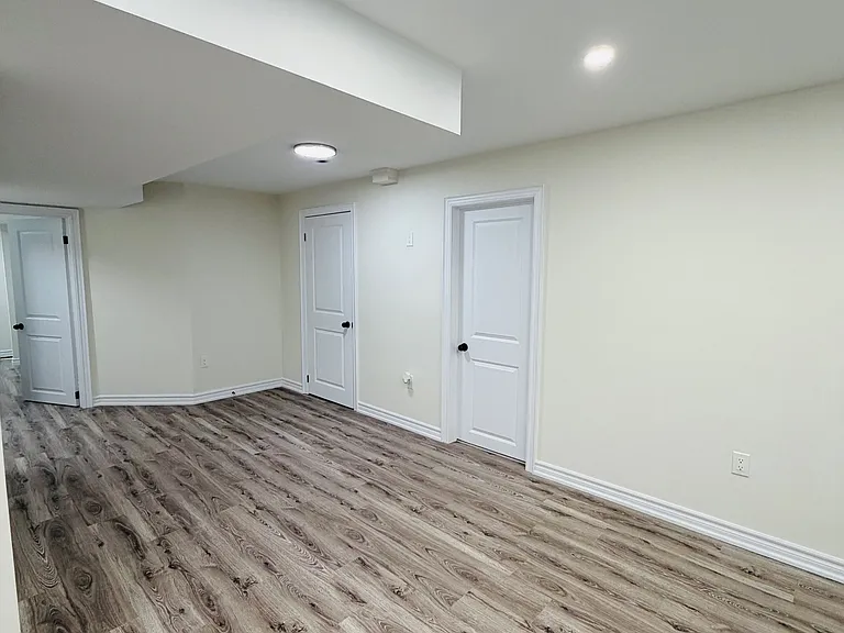 494 Woodbine Ave #LOWER — Photo 10