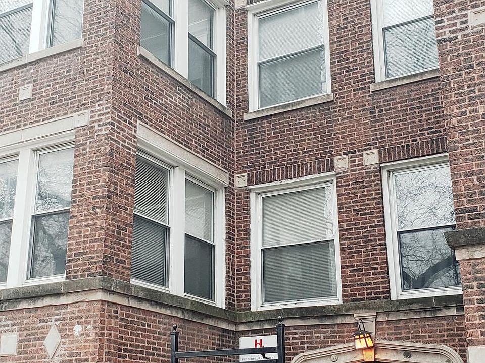 1st image of 4550 S King Dr APT 2