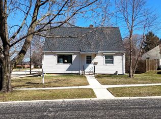1120 Flambeau St, Manitowoc, WI 54220