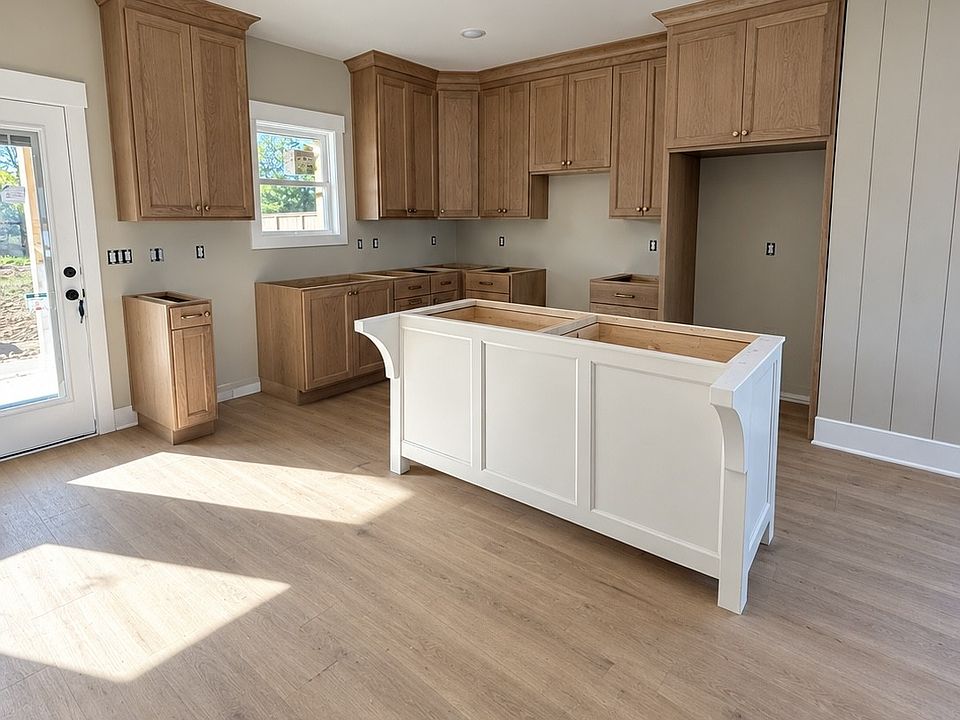 2nd image of 1495 Angus Way Lot 23