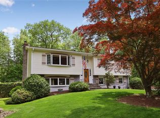 14 Glenn Ln, New City, NY 10956