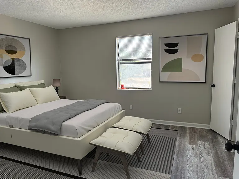 4203 Thames Ave — Photo 2