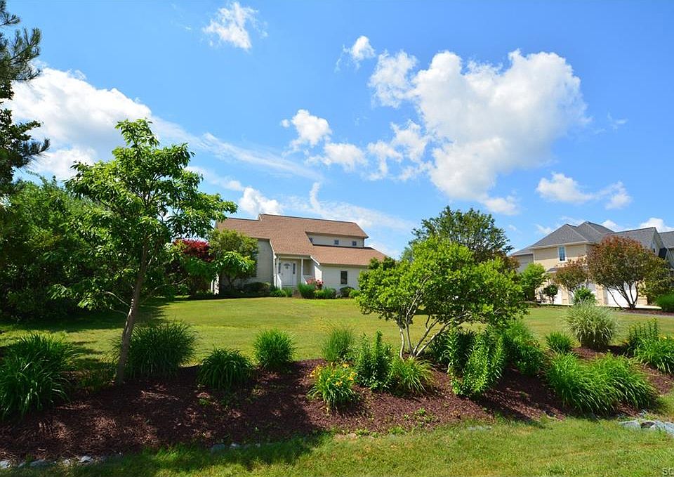1st image of 49 Glade Cir E