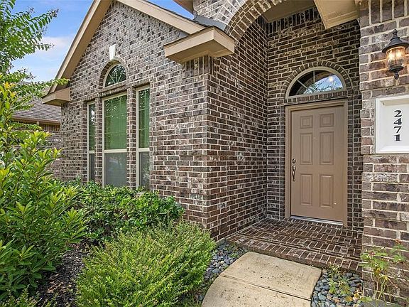 3rd image of 2471 Garden Falls Dr