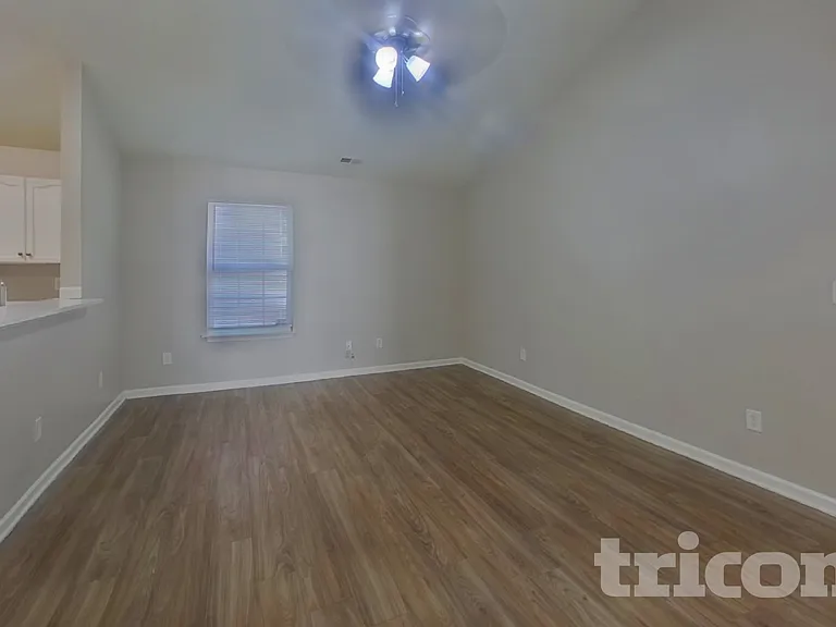 1347 Braveheart Ln — Photo 2