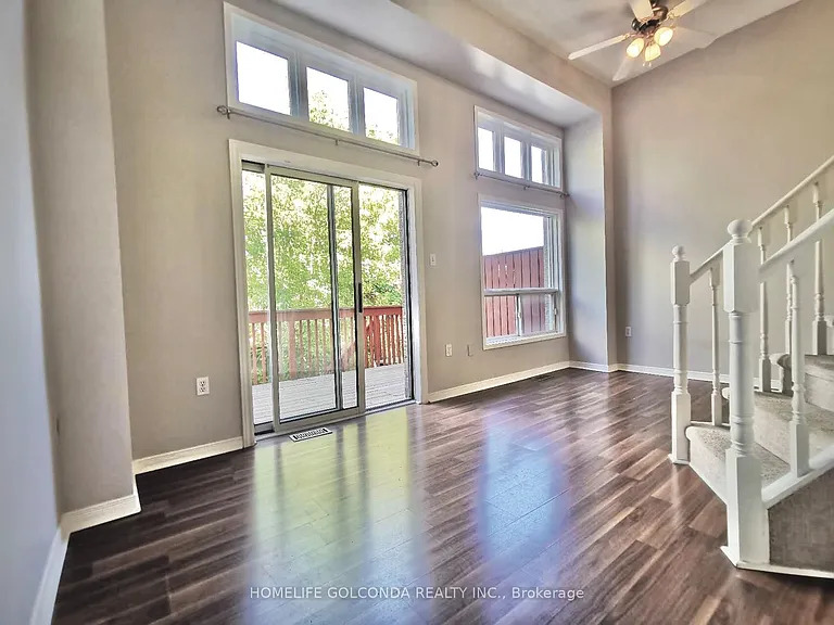 380 Riddell Ct — Photo 3