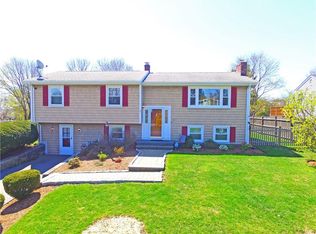 73 Potomac Rd, Portsmouth, RI 02871