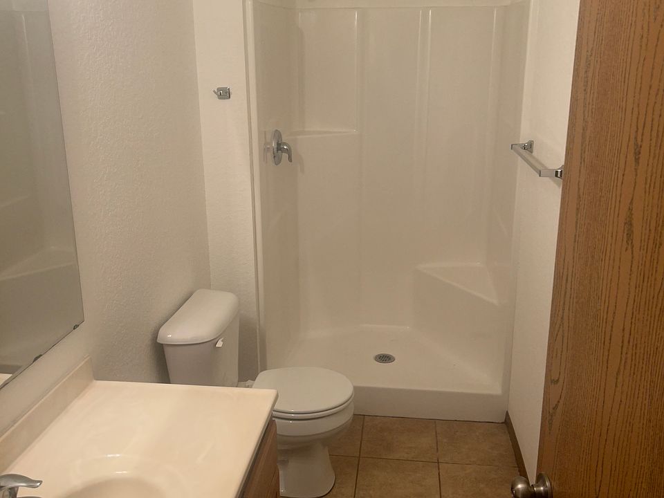 2nd image of 1614 Notting Hill Dr