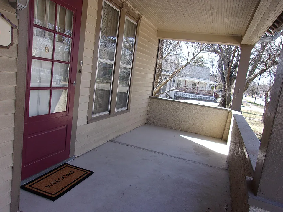 shared front patio