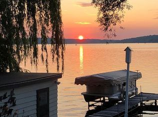 403 Park Ave, Pewaukee, WI 53072