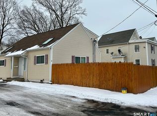7 Linden Pl, Danbury, CT 06810