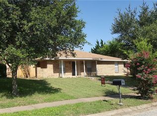 8520 Sugarberry Rd, Dallas, TX 75249