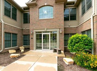 1243 E Kimberly Rd, Bettendorf, IA 52722