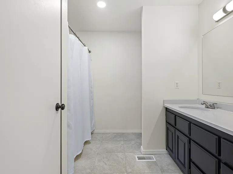 1604 Oakwood Ave #1 — Photo 6