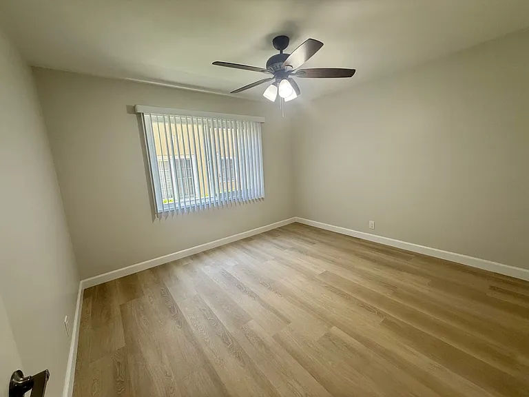 919 E Carson St #1 — Photo 17