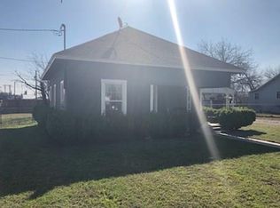 906 N Church St, Decatur, TX 76234