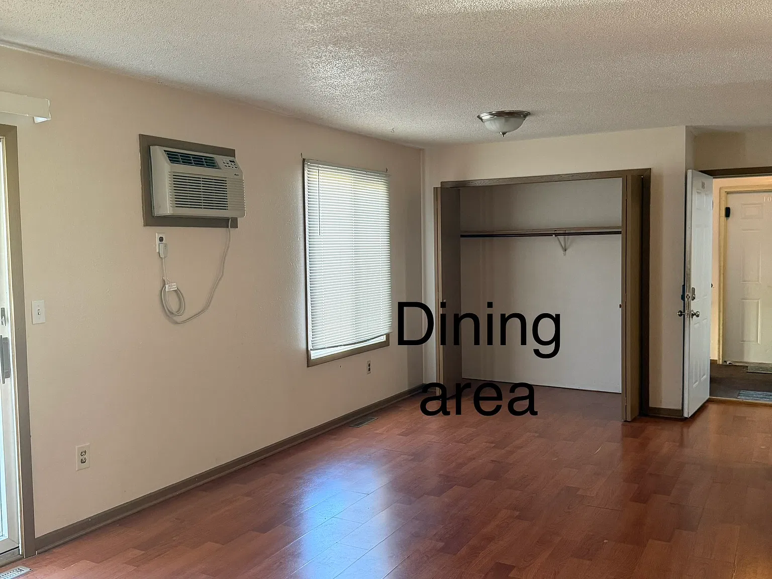 3 bed, 1150 sqft, $1,550 — Photo 2