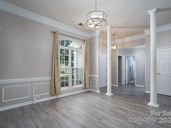 5th image of 5833 Branthurst Dr