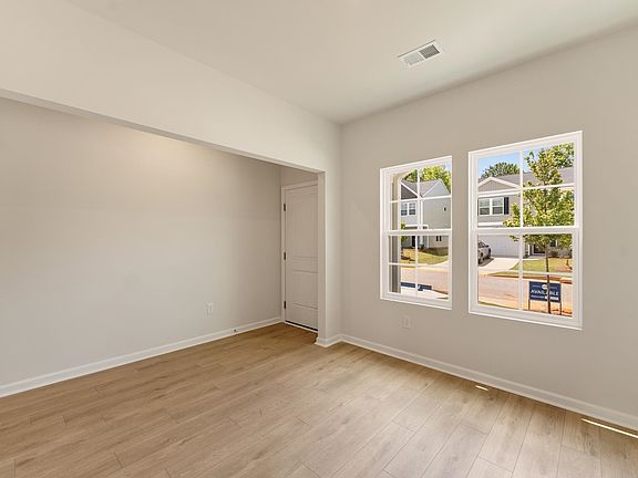 3rd image of 404 Prosperity Ln