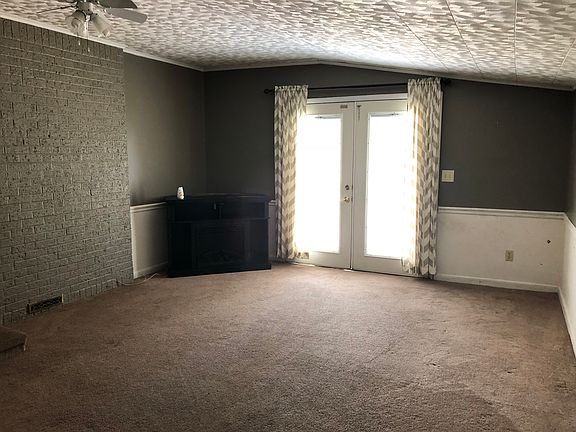 3rd image of 3 Parkview Dr
