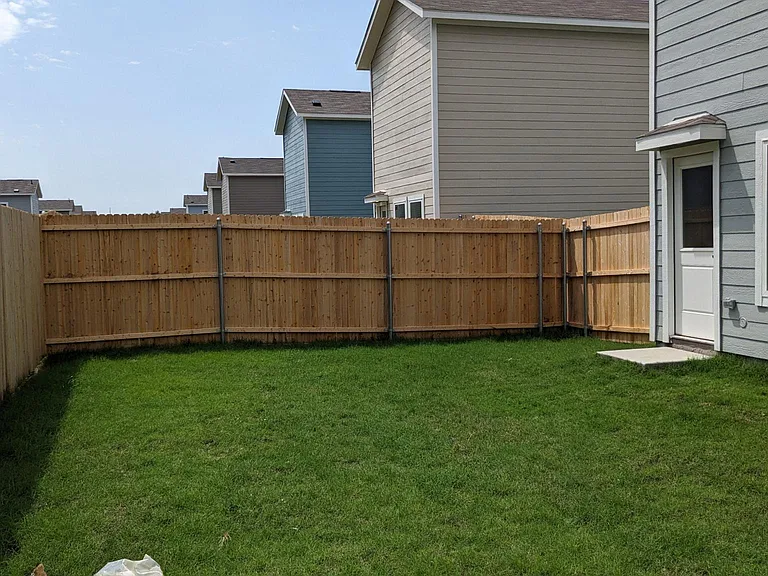 1512 Silver Oak Ln — Photo 18