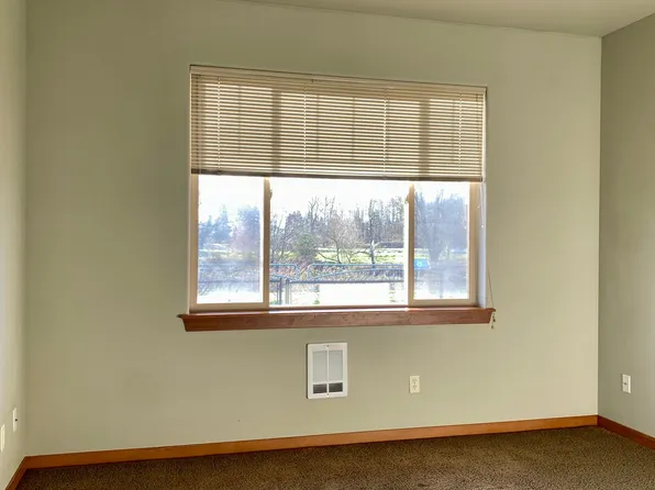 3 bed, 1.5 bath, 1200 sqft, $2,000, 5623 Front Ave #5559399E1, Ferndale, WA 98248