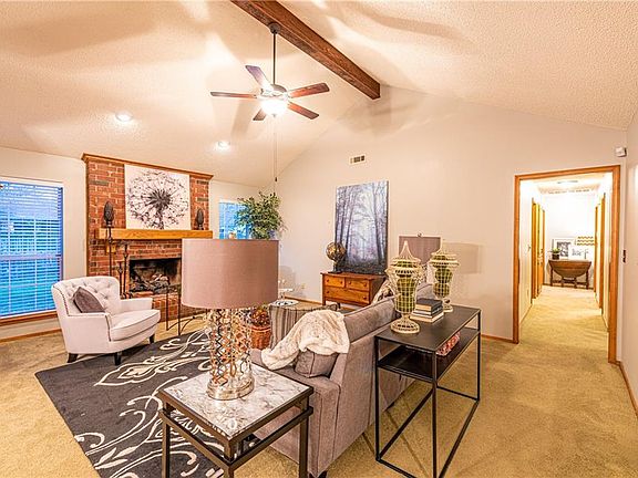 4th image of 1586 E Thornhill Dr
