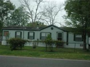 204 Edith St, Highlands, TX 77562