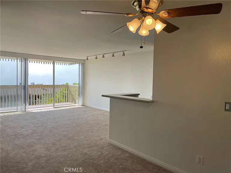 6542 Ocean Crest Dr — Photo 9