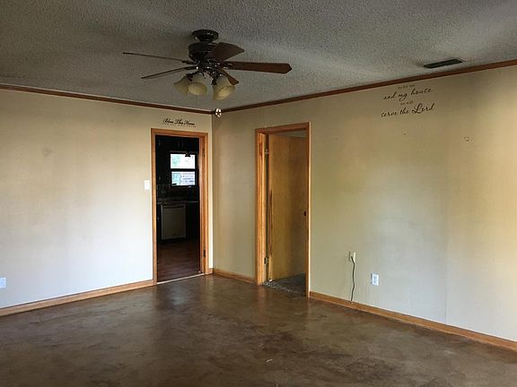 3rd image of 2525 Garfield Ave