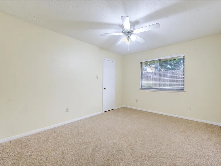12810 Chaseland Ln — Photo 28