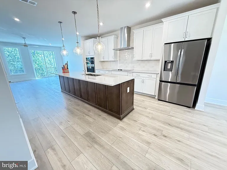 9715 Grant Ave — Photo 7