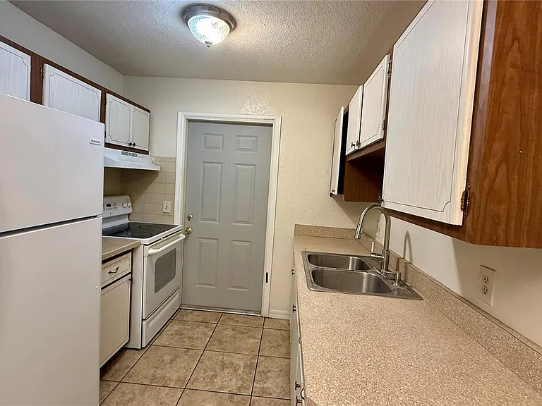 107 Perkins St #9 — Photo 9