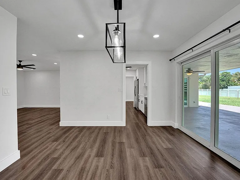 5011 Buchanan St — Photo 21