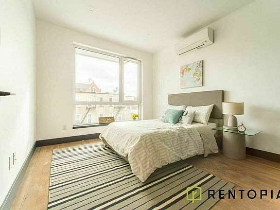 5th image of 834 Lexington Ave #318
