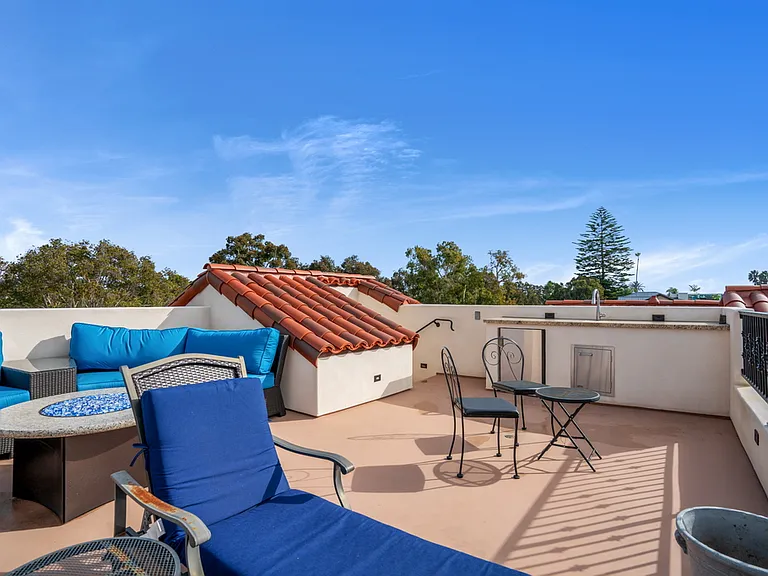 1010 Pine St — Photo 44