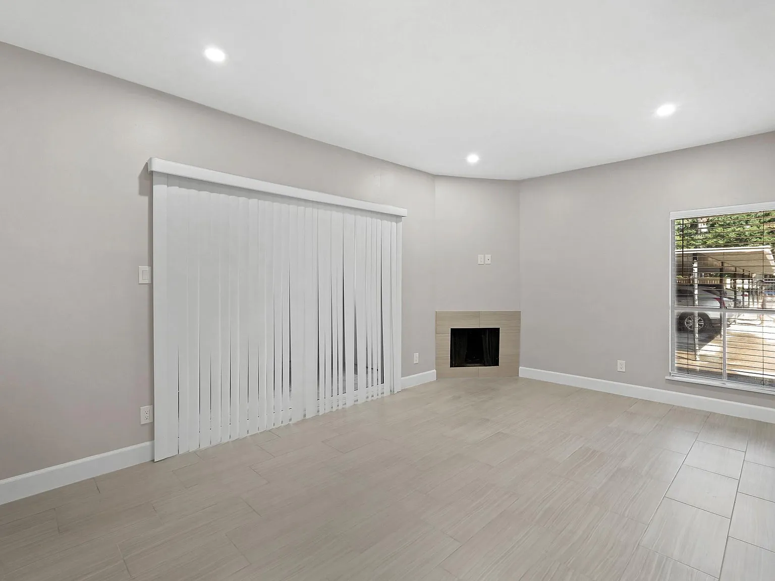 2 bed, 2.0 bath, 1028 sqft, $1,600 — Photo 2