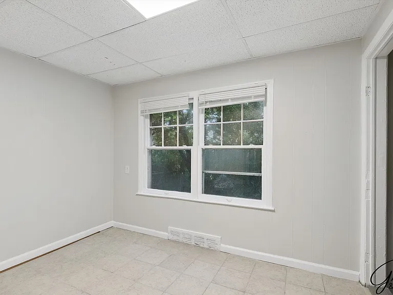 4082 Hereford St — Photo 24