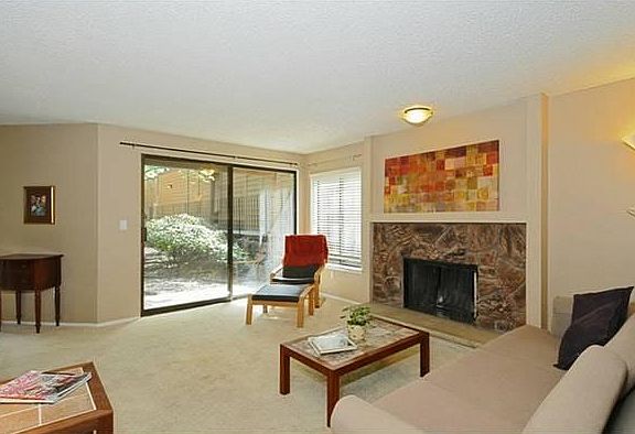 5th image of 10545 Meridian Ave N #2105