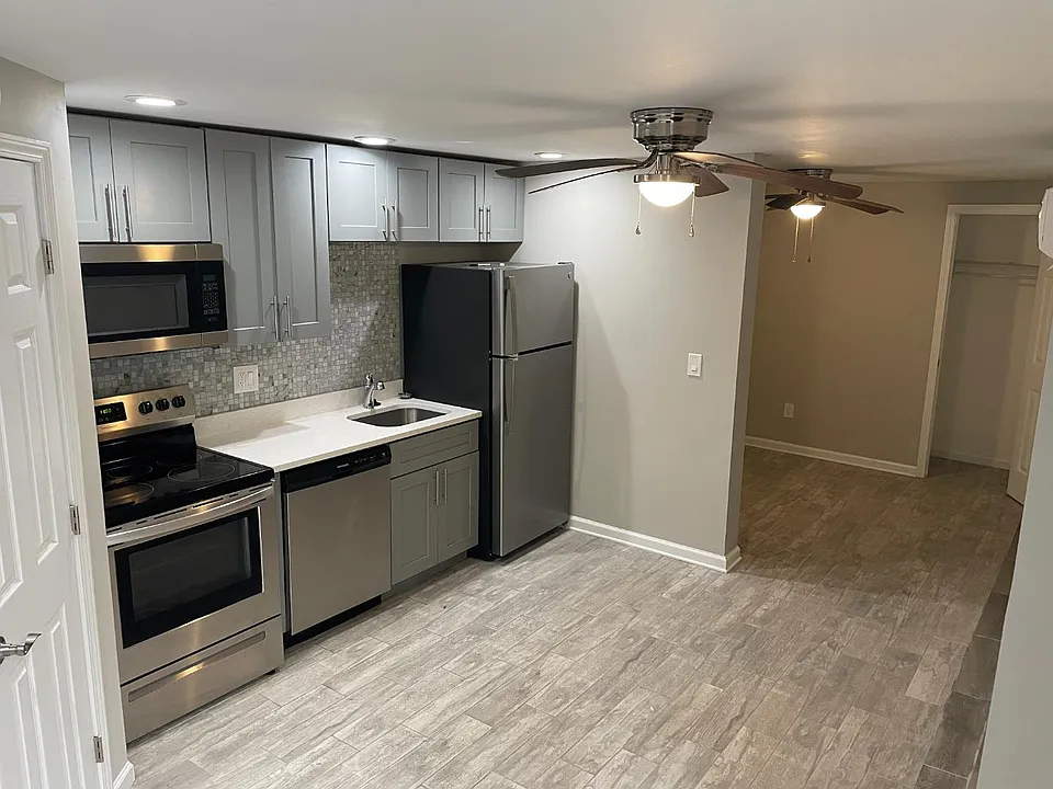 872 Vedado Way NE #8
