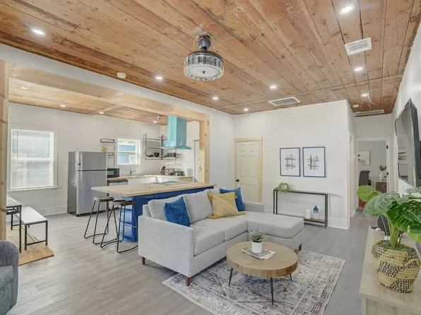 (undisclosed Address), San Antonio, TX 78201