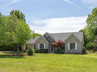 203 Steeple View Dr, Randleman, NC 27317
