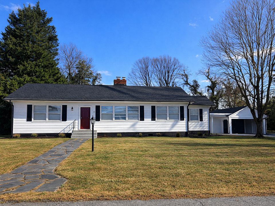 1st image of 12 Braxton Ln